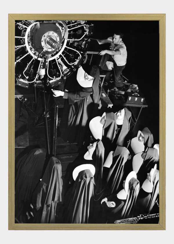 NUNS AT AIRPLANE SHOP 1943
