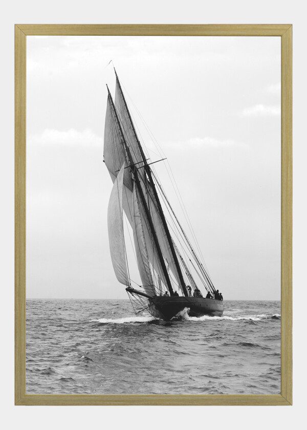YACHT ARIEL 1900 BOW SHOOT