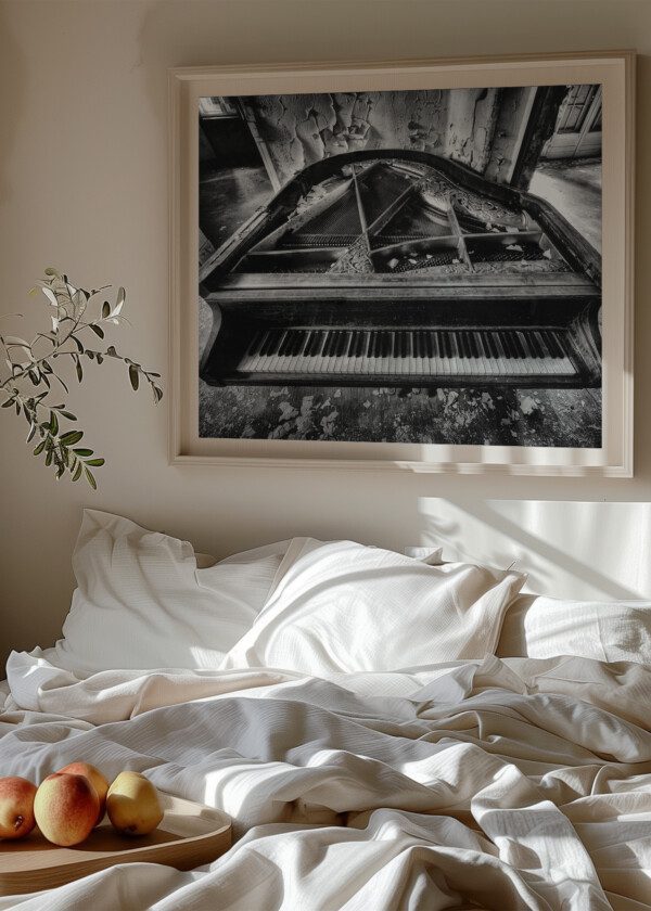 ABANDONED GRAND PIANO