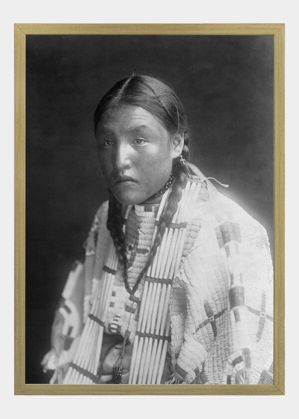 NATIVE AMERICAN WOMAN