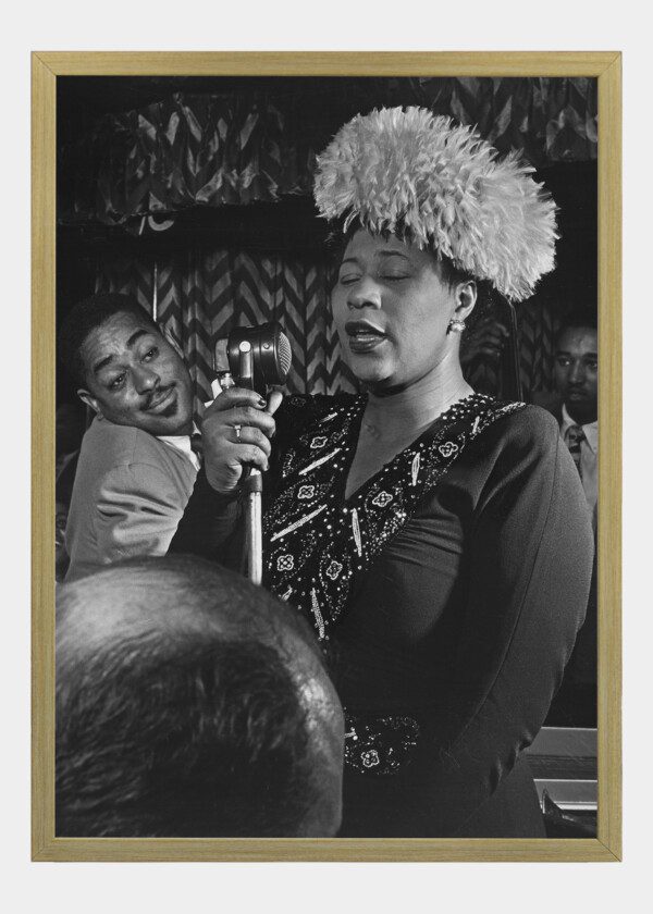 PORTRAIT OF ELLA FITZGERALD, DIZZY GILLESPIE, RAY BROWN, MILT JACKSON, AND TIMMIE ROSENKRANTZ, DOWNBEAT, NEW YORK, N.Y., CA. SE