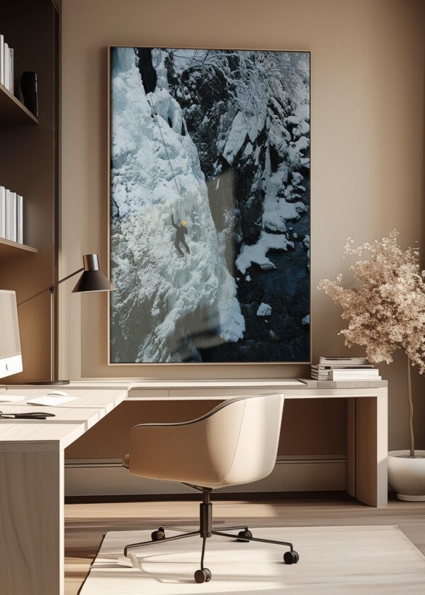 MOUNTAIN CLIMBER, WINTER
