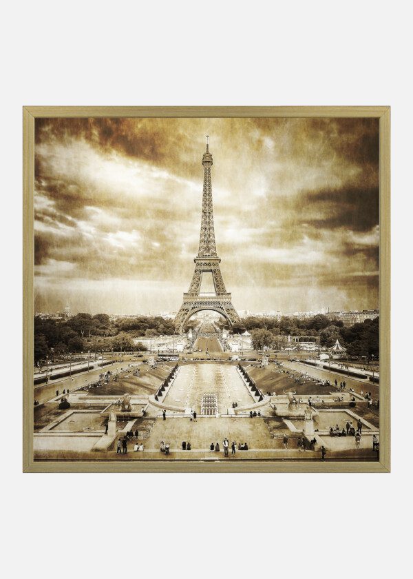 EIFFEL TOWER