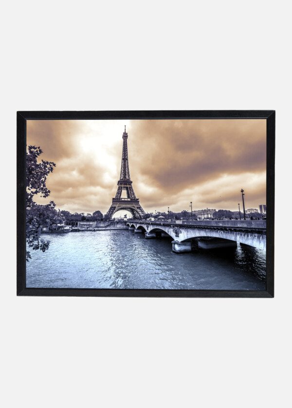 EIFFEL TOWER