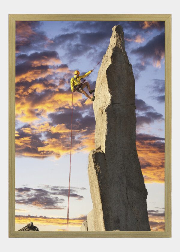 MOUNTAIN CLIMBER