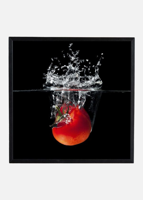 TOMATO IN WATER