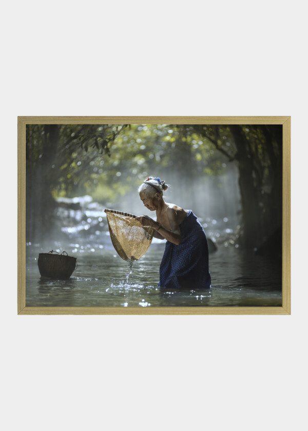 FISHING ASIAN LADY