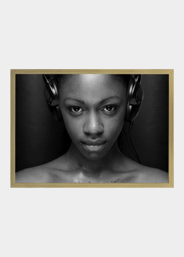 GIRL WITH HEADPHONES
