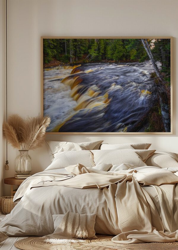 HE RUSHING WATERS OF THE TAHQUAMENON RIVER