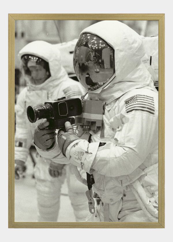 ASTRONAUTS WITH NEW FILMCAMERA