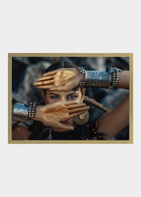 INDIAN WITH GOLD HANDS