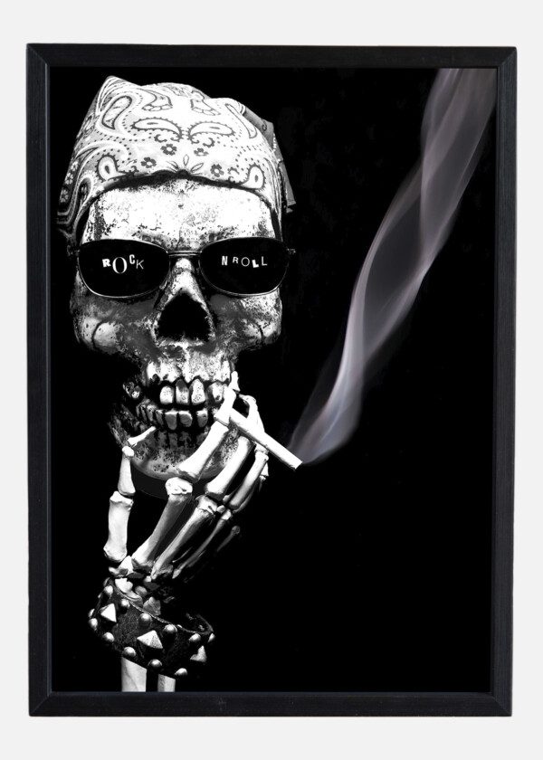 SKULL WITH CIGARETTE
