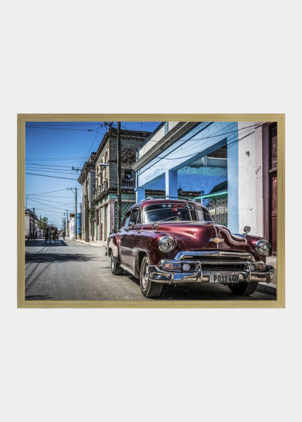 OLD-CAR-IN-CUBA