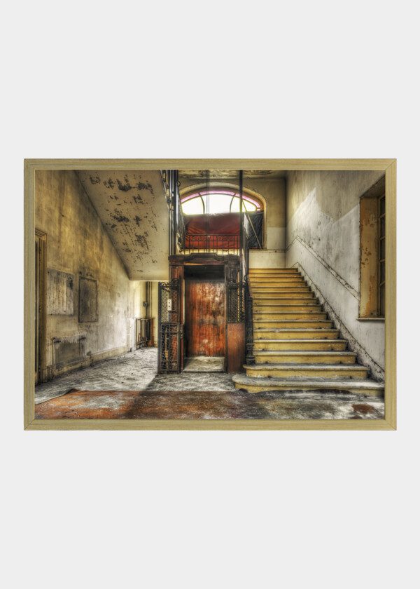 OLD VINTAGE ELEVATOR
