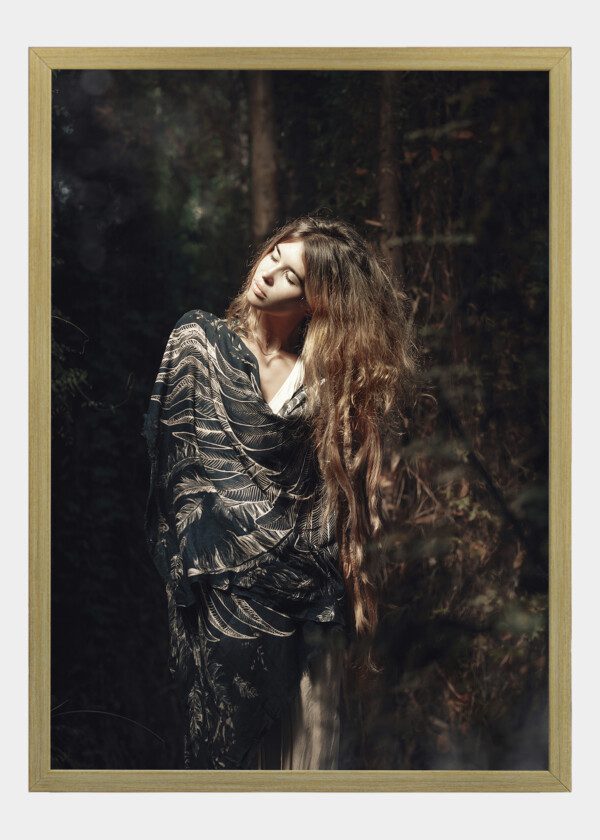MODEL WITH LONG HAIR