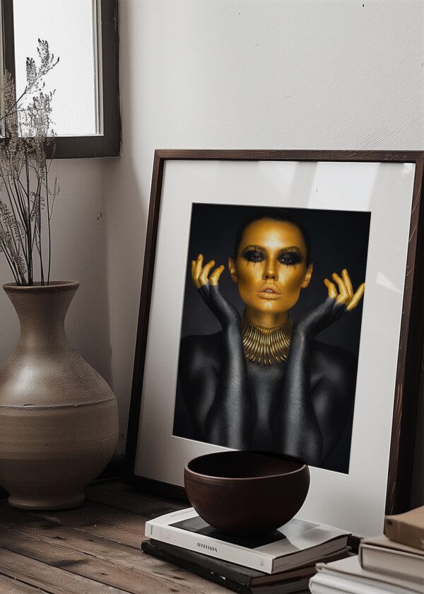 GOLDEN BODY, GIRL IN GOLD PAINT