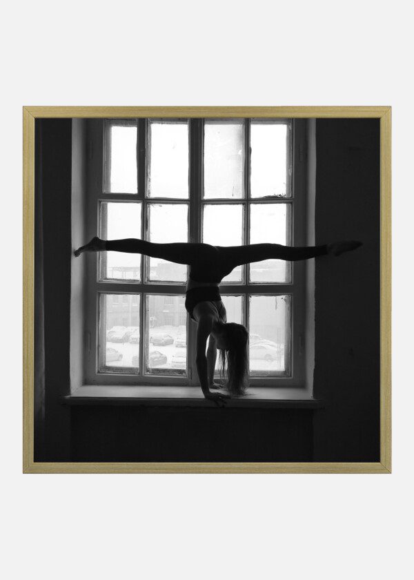 GIRL IN MOTION ON THE WINDOW