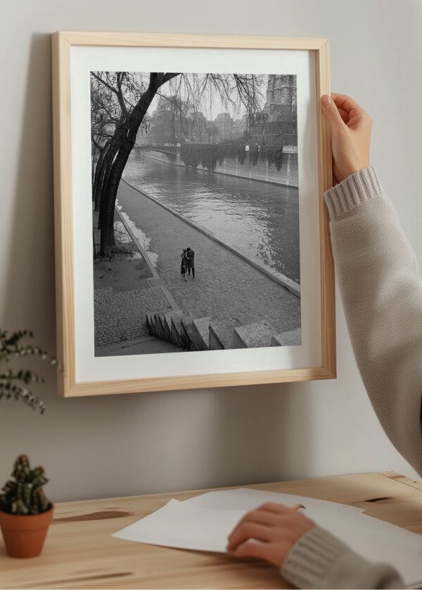 WALK IN PARIS