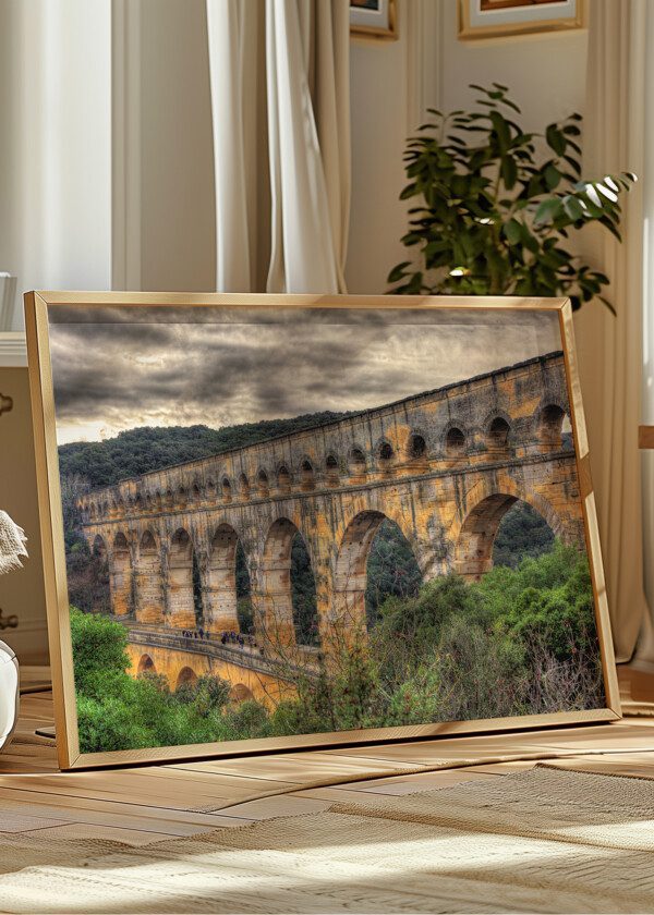 PONT DU GARD, ANCIENT ROMAN AQUEDUCT