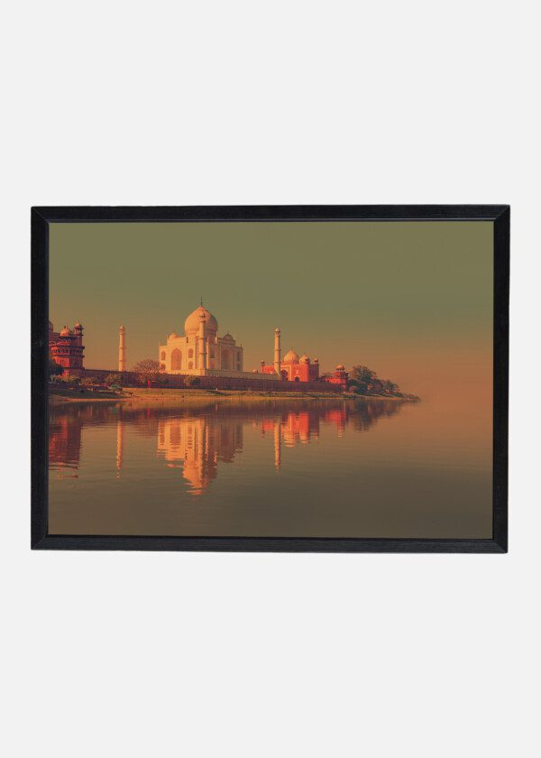 TAJ MAHAL AT SUNSET - AGRA, INDIA