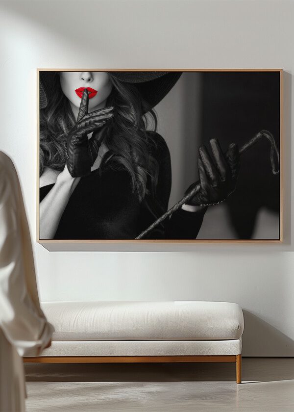 SEXY DOMINANT WOMAN IN HAT AND WHIP SHOWING NO TALK CLOSEUP